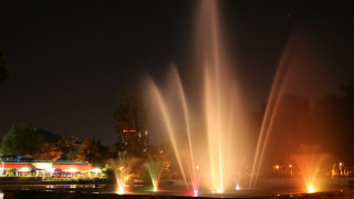 Пловдив с пеещи фонтани от Канада