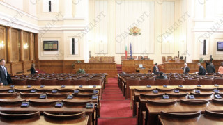 Парламентът не събра кворум, пак няма да заседава