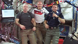 Астронавти лъснаха кубета