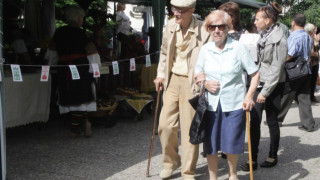 Вдигат пенсиите средно с 8 лева