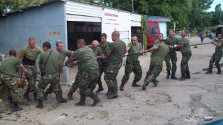 Военни почистиха над 1600 м речно корито в Добрич