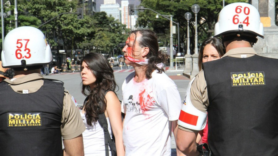 Сълзотворен газ и гумени куршуми за 300 демонстранти в Бразилия | StandartNews.com