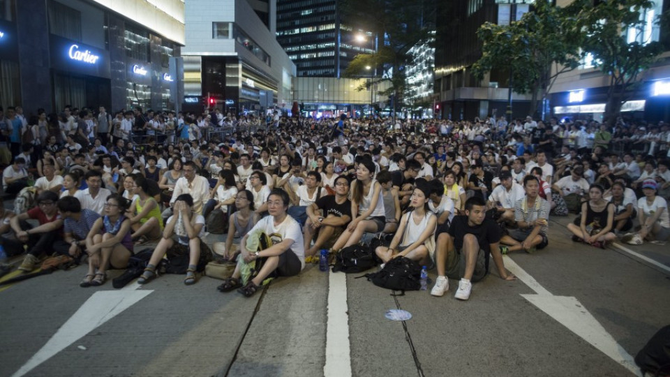 Полицията в Хонг Конг арестува стотици демонстранти | StandartNews.com