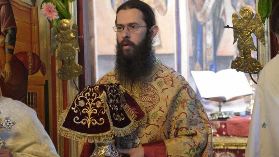 Дядо Николай с нов викарий | StandartNews.com