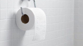Тоалетна хартия вкара крадец в затвора