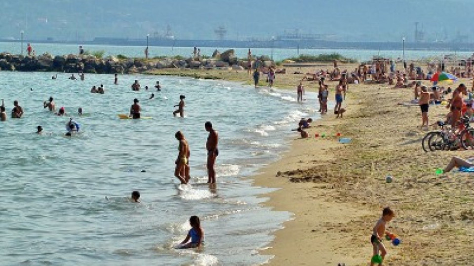 Забраниха Офицерския плаж във Варна заради риск от зараза | StandartNews.com