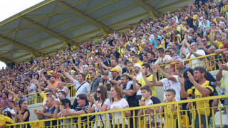 Вълна от 2000 "бултраси" заля плажа на Бургас
