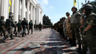 Примирие на думи в Източна Украйна