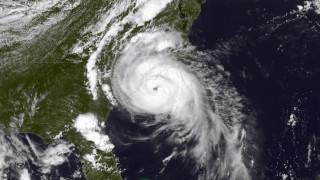 Артър стана 2 категория ураган за Деня на независимостта