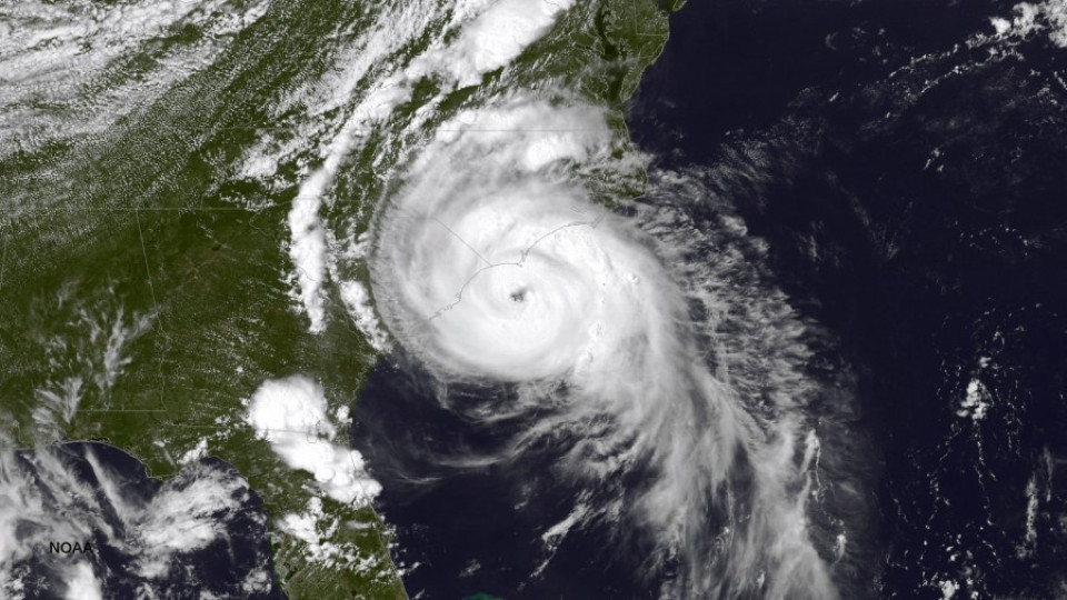 Артър стана 2 категория ураган за Деня на независимостта | StandartNews.com
