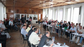 Заводът в Сланотрън обсъждан на кръгла маса