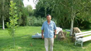 Боядисват храма на Ванга 