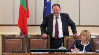Миков на преговори за програмата на парламента