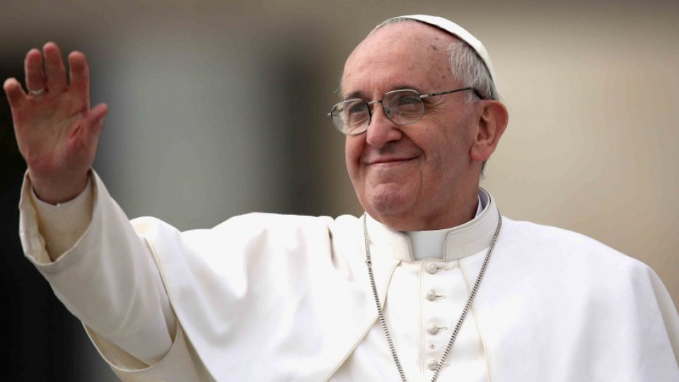 Папата: Комунистите откраднаха "знамето на християнството" | StandartNews.com