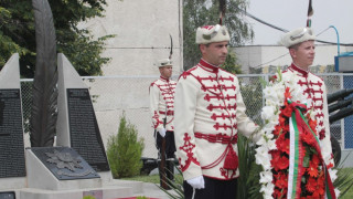 Командирът на гвардейците с генералски пагони