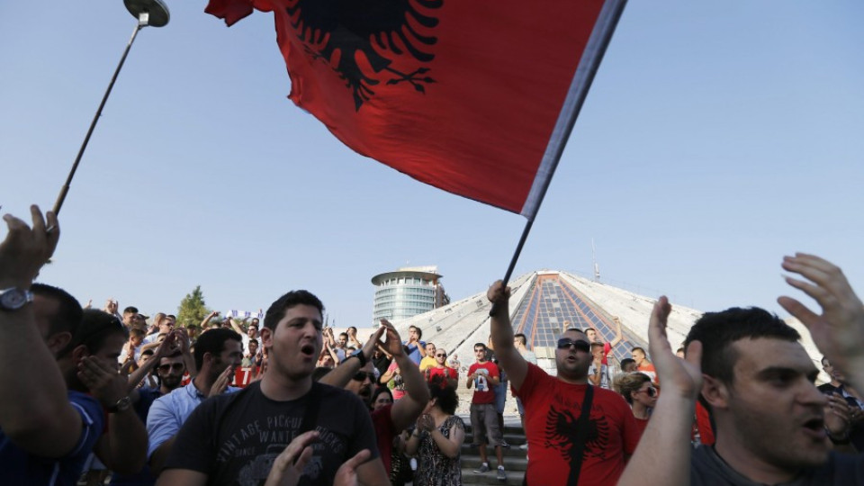 Косово и Албания протестираха срещу делото "Монструм" | StandartNews.com