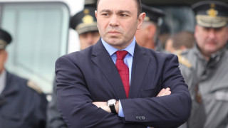 Светлозар Лазаров награди двама полицаи от полицейския участък в Перперек