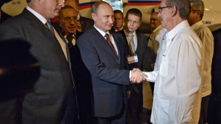 Путин опрости дълга на Куба преди посещение в Южна Америка