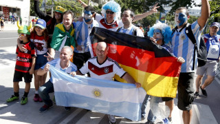ОБЗОР: Парти на ФИФА вбеси Германия в навечерието на финала