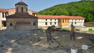 Анонимни дарители от София изградиха нова църква в Лопушанския манастир