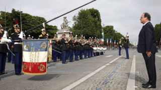 Франция отбелязва Деня на Бастилията