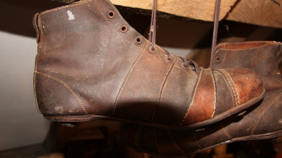 Измама в нета пробута стари ботуши вместо маркови обувки | StandartNews.com