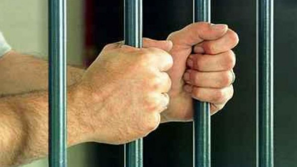 Пускат 180 затворници с гривни | StandartNews.com