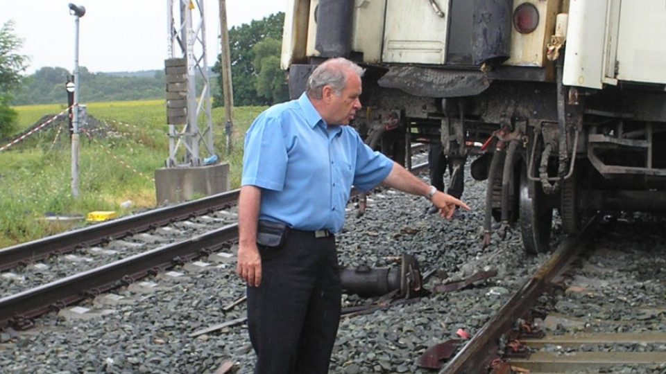 Минути преди дерайлиралия влак са минали безпроблемно други два   | StandartNews.com