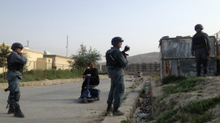 Атакуваха международното летище в Кабул 