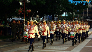 Нова паметна плоча, молебен и концерт за Илинден