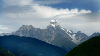 Буря спря наши алпинисти в Кавказ