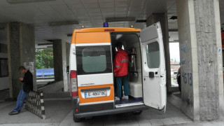 Близки на издъхнала в болница млада жена излизат на протест