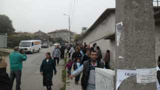 Бутат незаконните къщи в ромската махала в Стара Загора
