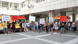 Протест заради смърт на млада жена