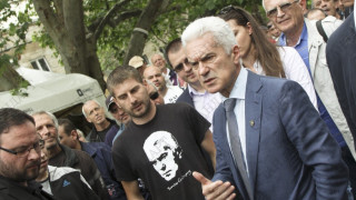 Волен Сидеров не се яви в съда, отложиха делото