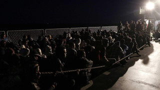 Петима арестувани за клане на бежански кораб в Италия