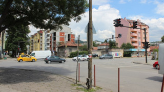 Строят ново кръгово кръстовище в Благоевград