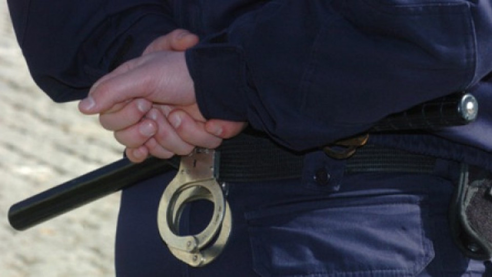 Заловиха крадец, ограбил жена на гарата в Благоевград | StandartNews.com