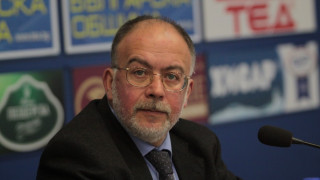 Миков няма да "топли" стола на Сергей