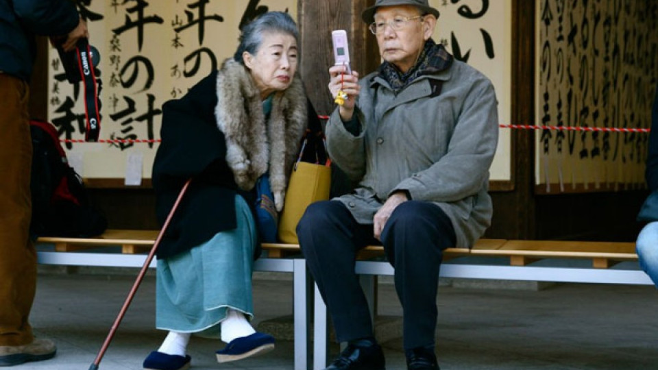 Япония става нация на "побеляващите коси" | StandartNews.com