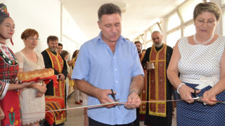 Отвори врати новият офис на здравната каса в Града на розите