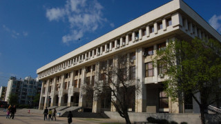 Бургаският съд свърши парите за преводачи и химикалки