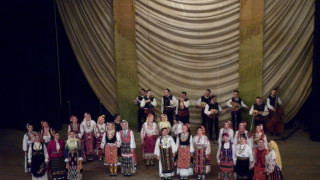Ансамбъл „Пирин" с турне в Румъния и у нас