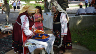 Черешово топче гръмна за фестивала на прасковата