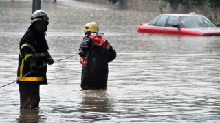 Части от страната под вода заради проливния дъжд (ОБНОВЕНА)