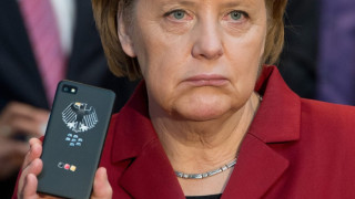 Чип пречи на Меркел да звъни на министри