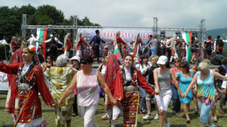 2500 самодейци се надпяват на събора „Пирин пее"