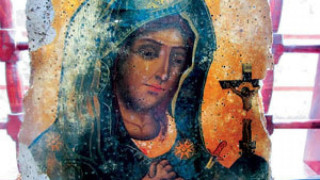 Богородица с ножа в сърцето идва в София