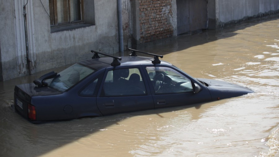 Потопът в Мизия - от два скъсани язовира | StandartNews.com