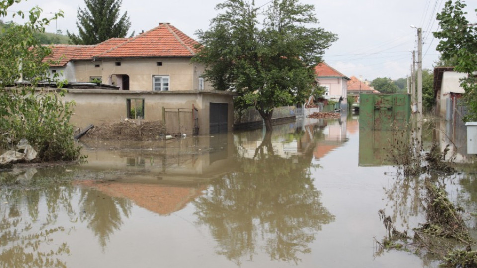 Подпочвени води пречат на отводняването в Мизия | StandartNews.com